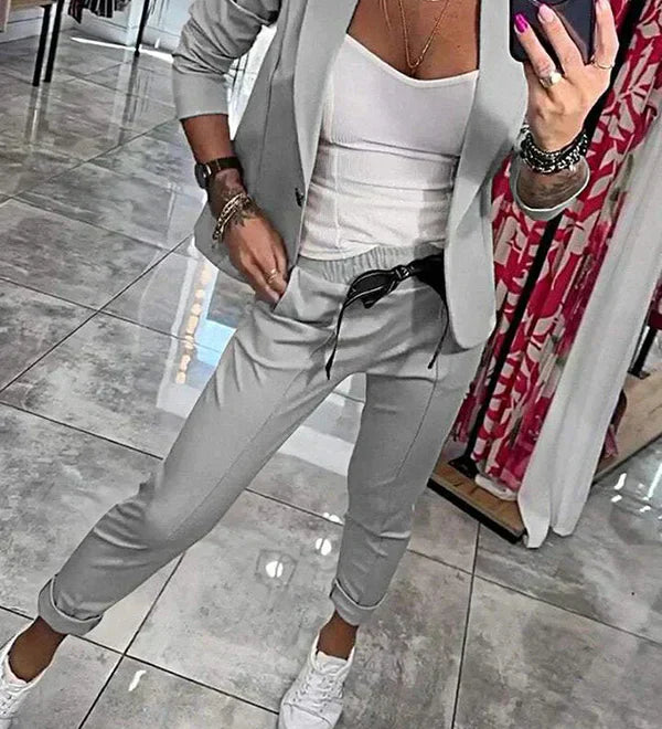 Adriana - Elegants komplekts