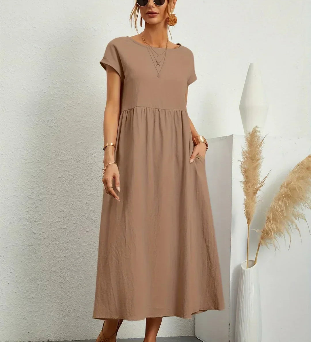 Gabrielle — Midi plūstoša kleita ar mūžīgu eleganci