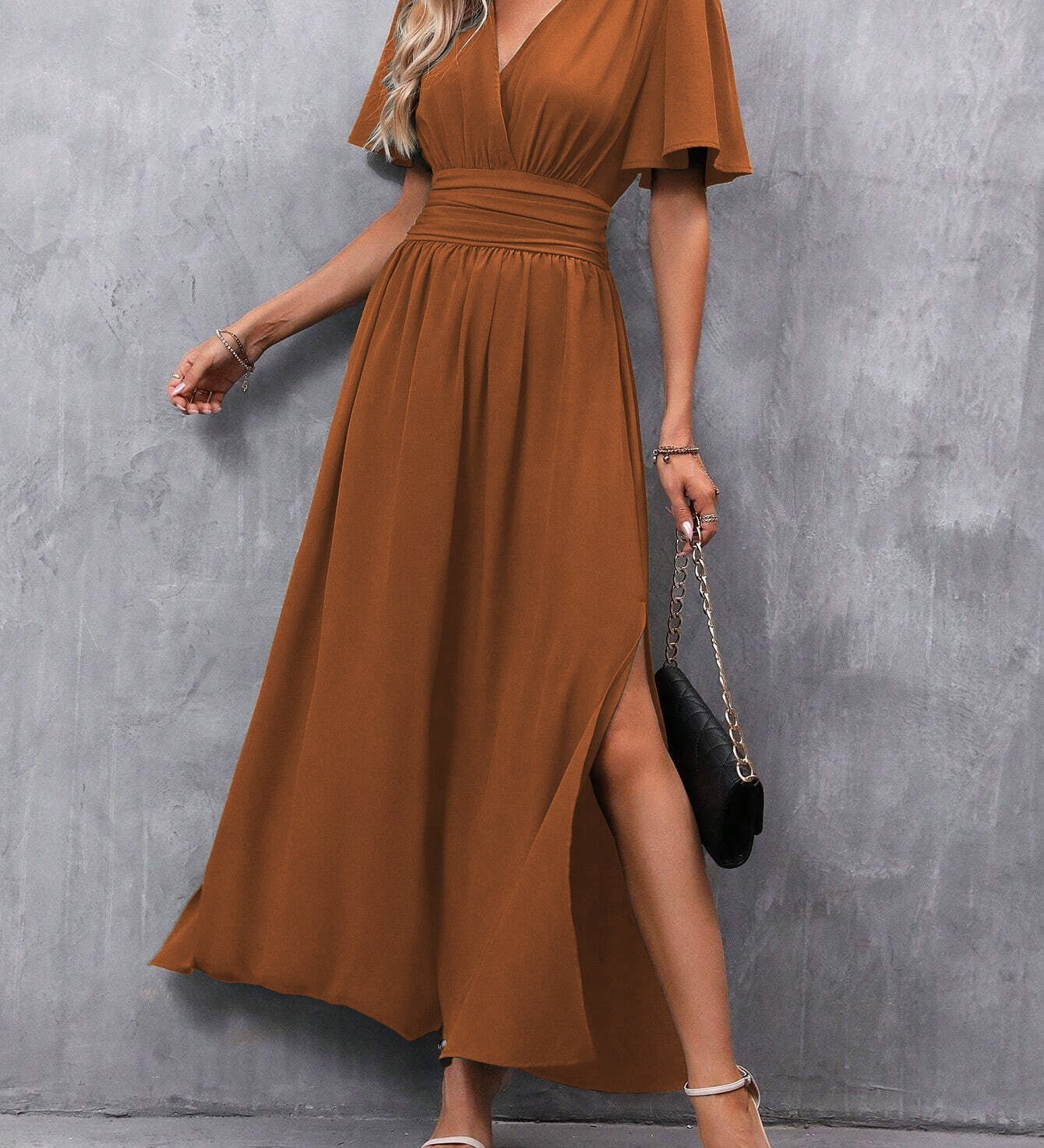 Eterna – Eleganta Melna Maxi Kleita