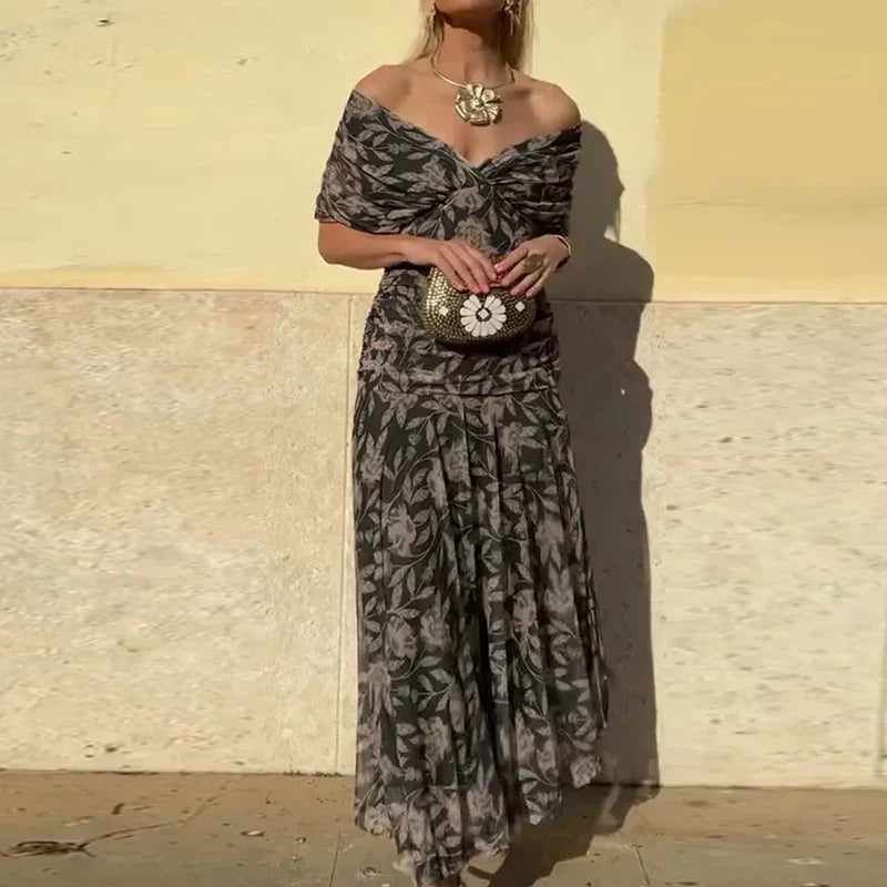 Luana – Eleganta kleita ar V‑veida izgriezumu