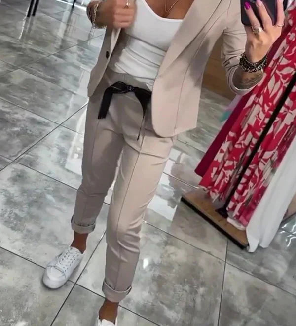 Adriana - Elegants komplekts