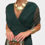 Luana – Eleganta kleita ar V‑veida izgriezumu